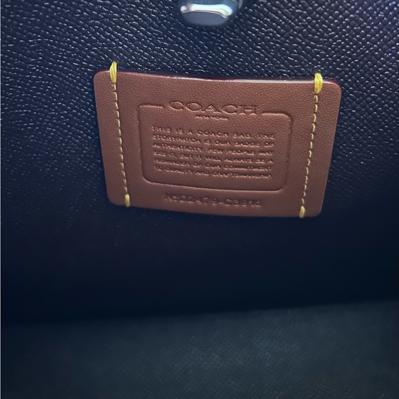 Coach Willow bag in Dark Lime - Picture 7 of 11